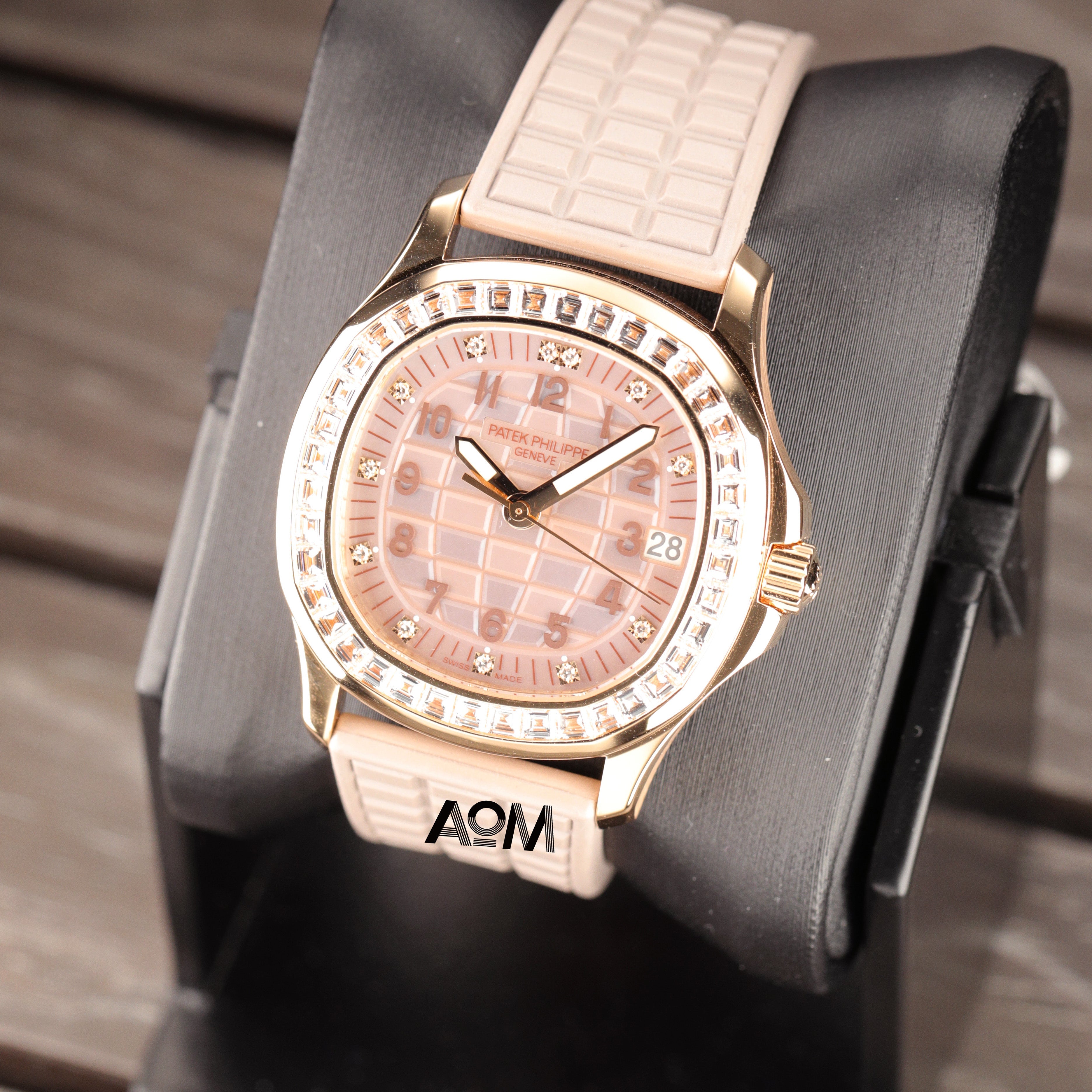 5072R-001 - AOM Luxury Watch