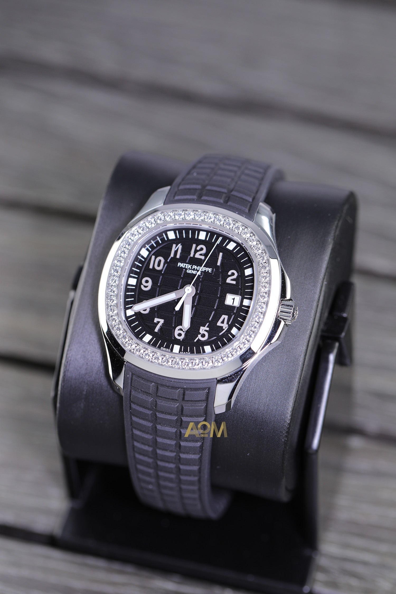 5267/200A - 001 - AOM Luxury Watch