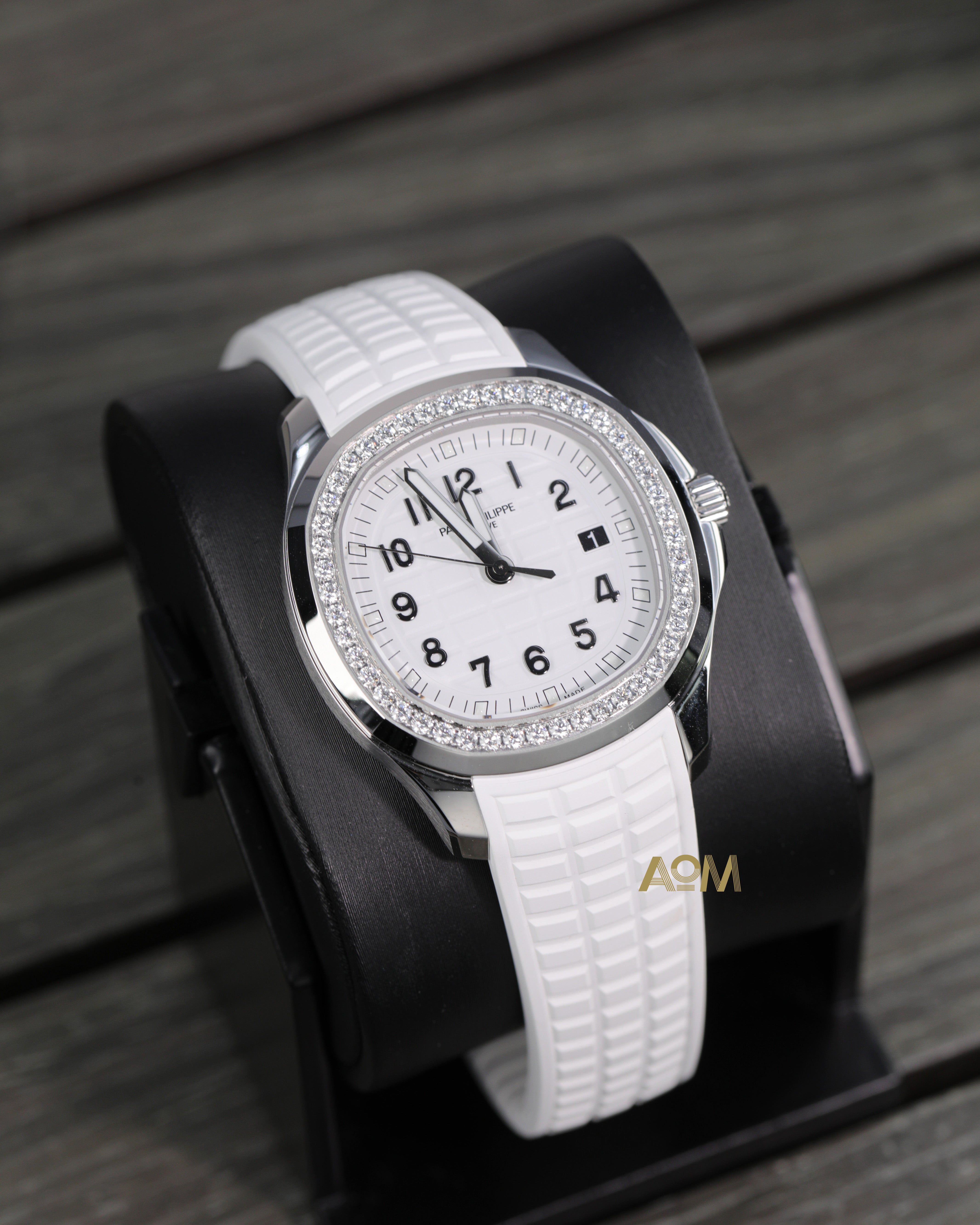 5267/200A - 010 - AOM Luxury Watch