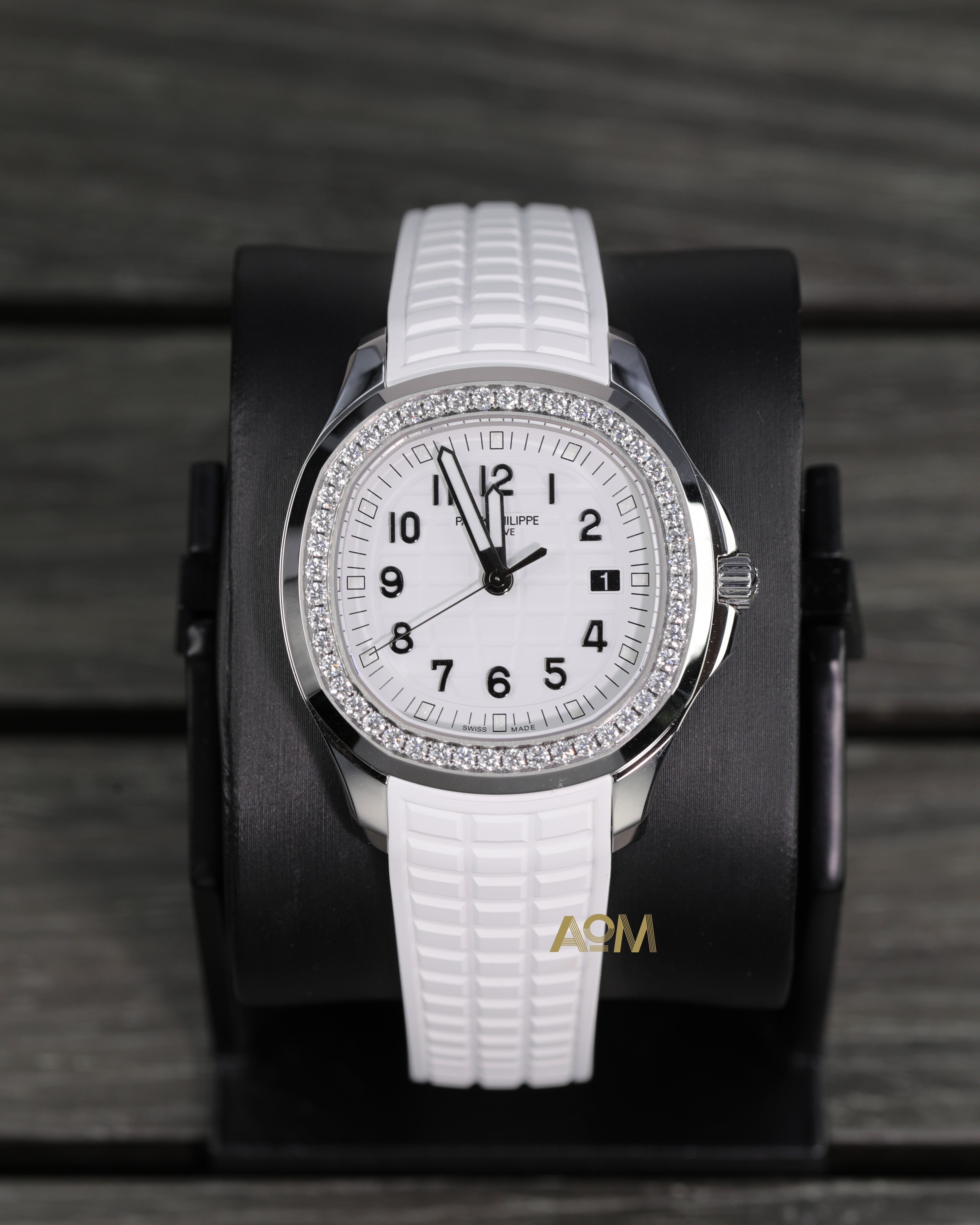 5267/200A - 010 - AOM Luxury Watch