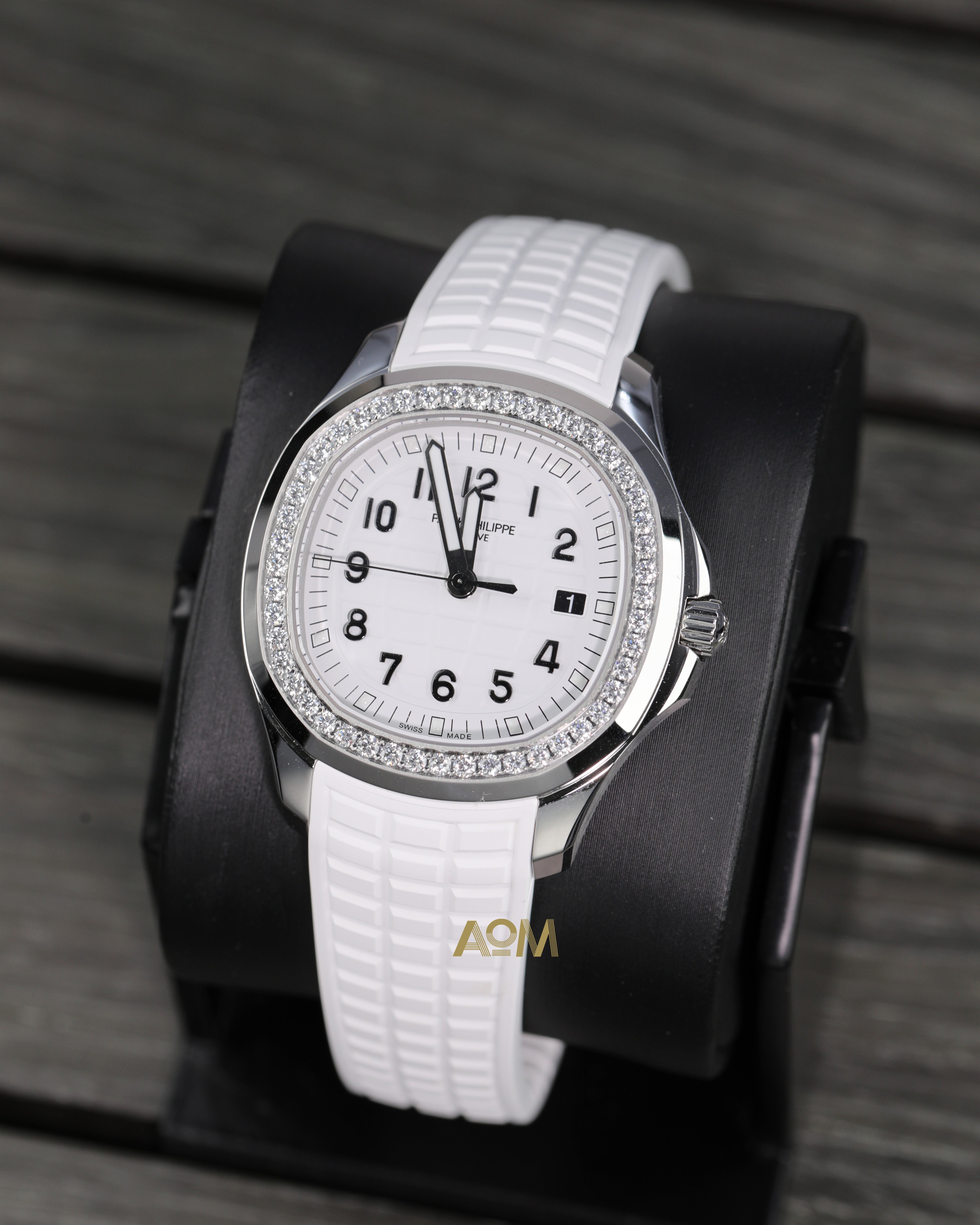 5267/200A - 010 - AOM Luxury Watch