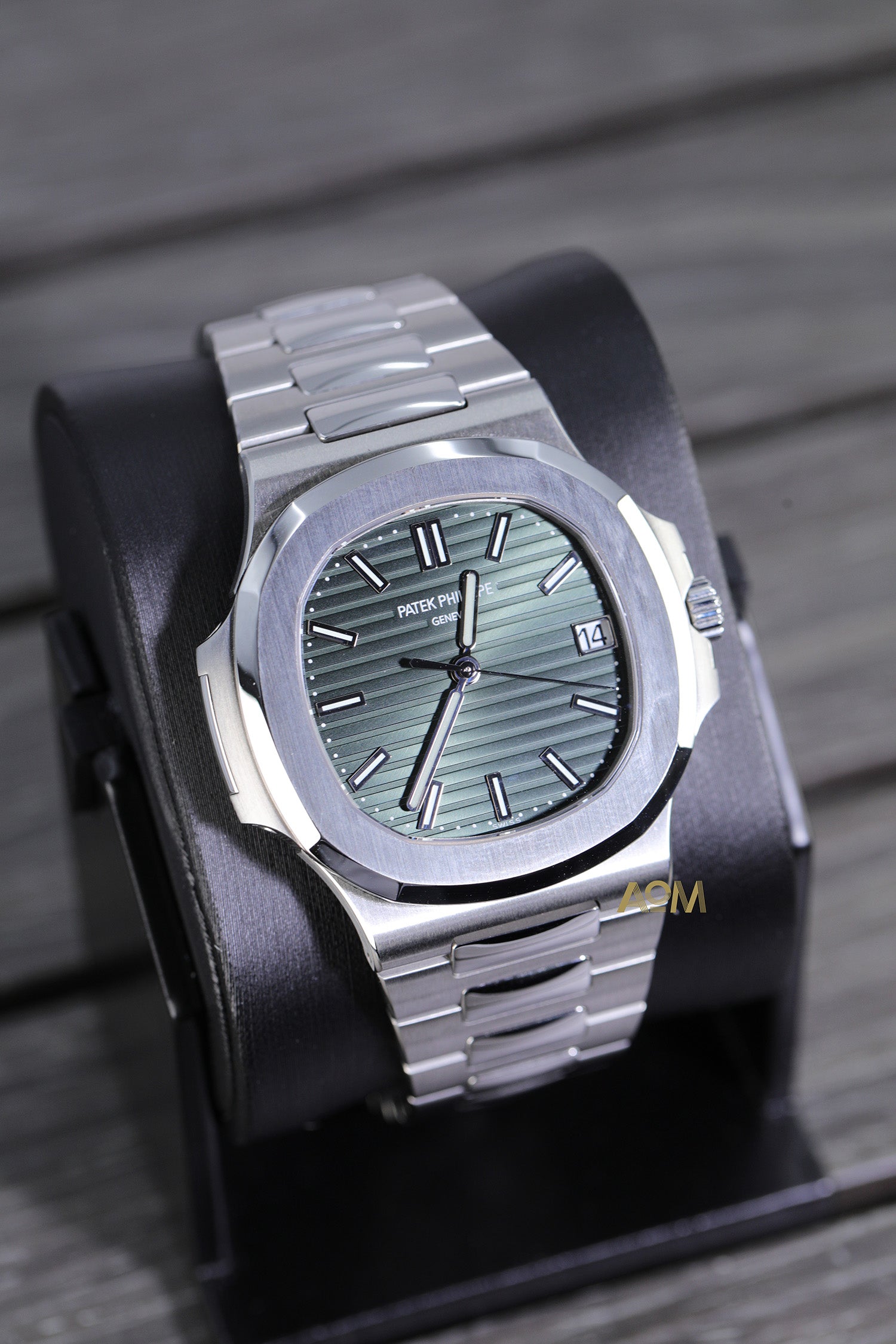 5711/1A - 014 - AOM Luxury Watch