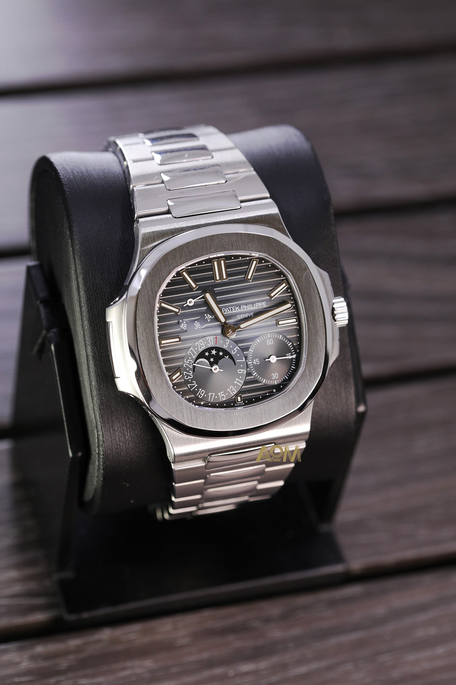 5712/1A - AOM Luxury Watch