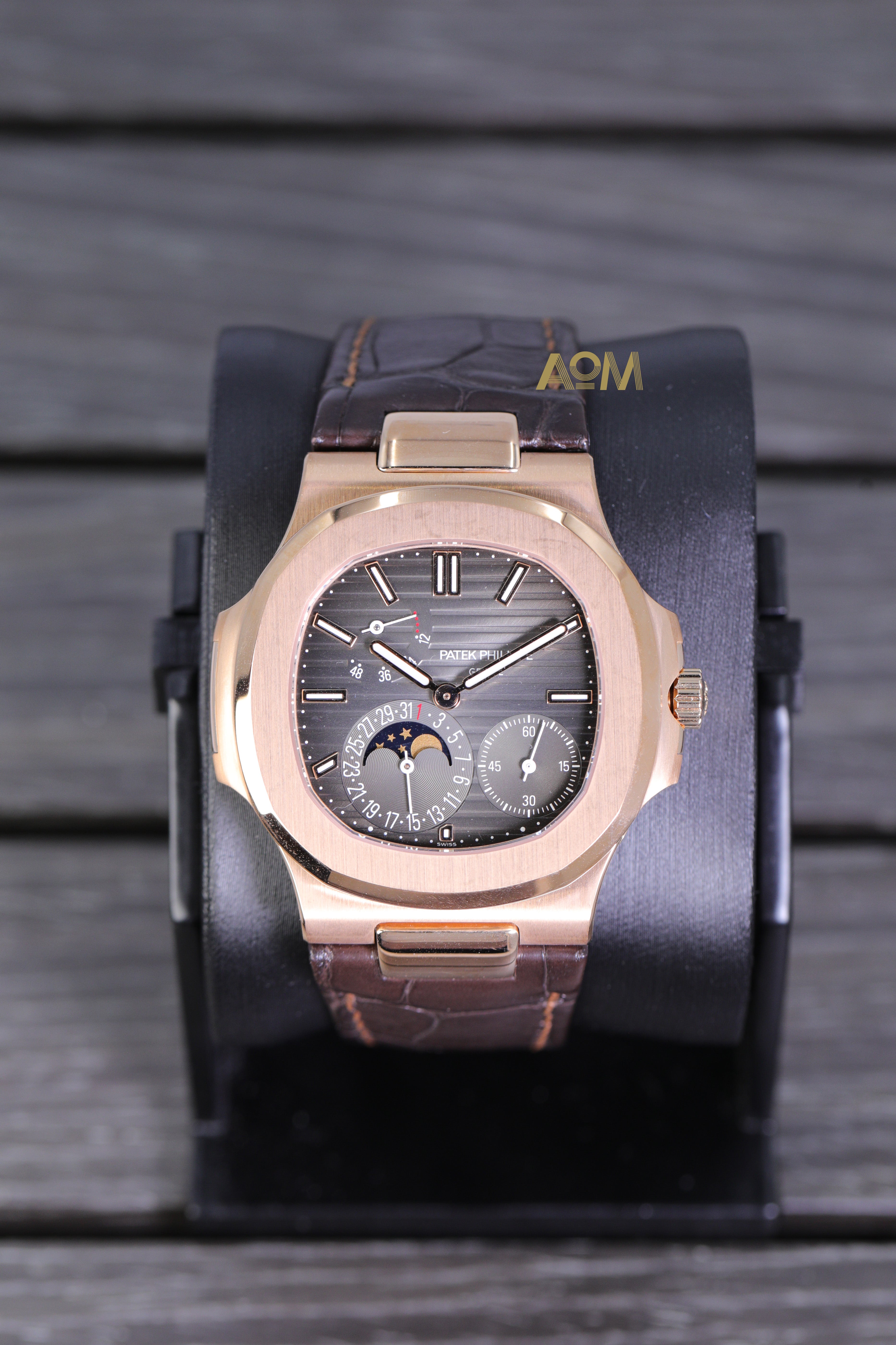 5712R-001 - AOM Luxury Watch