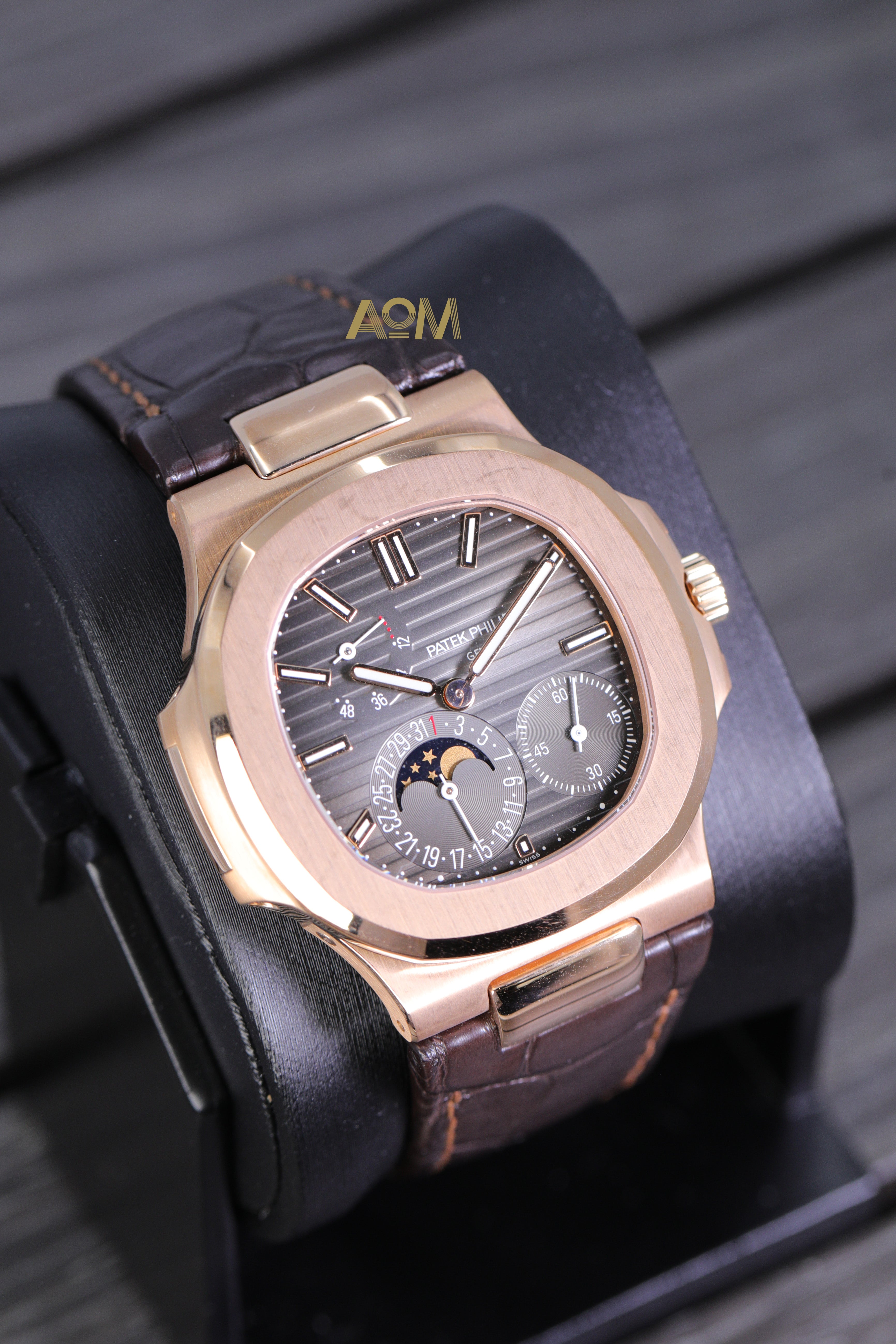 5712R-001 - AOM Luxury Watch