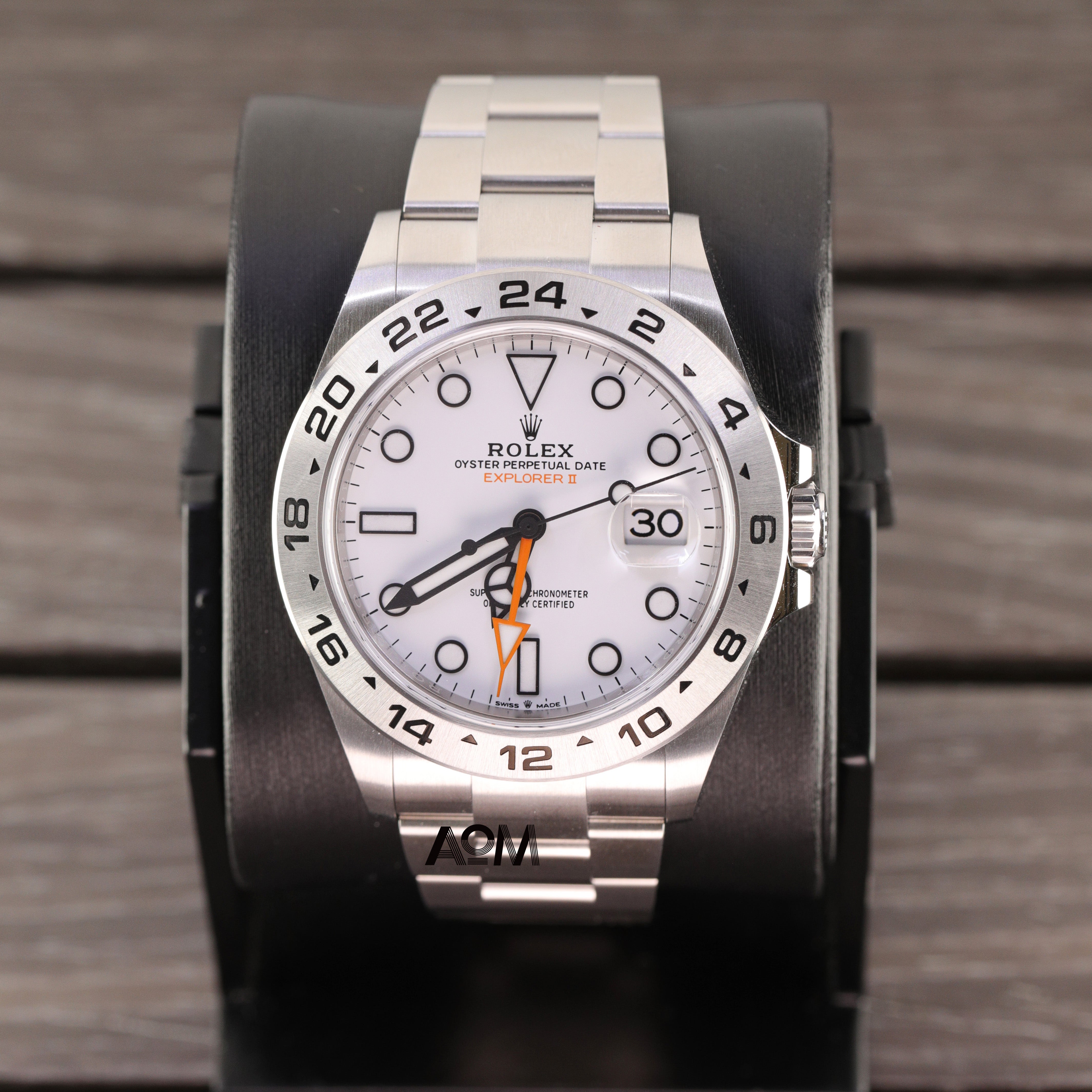 226570 White - AOM Luxury Watch