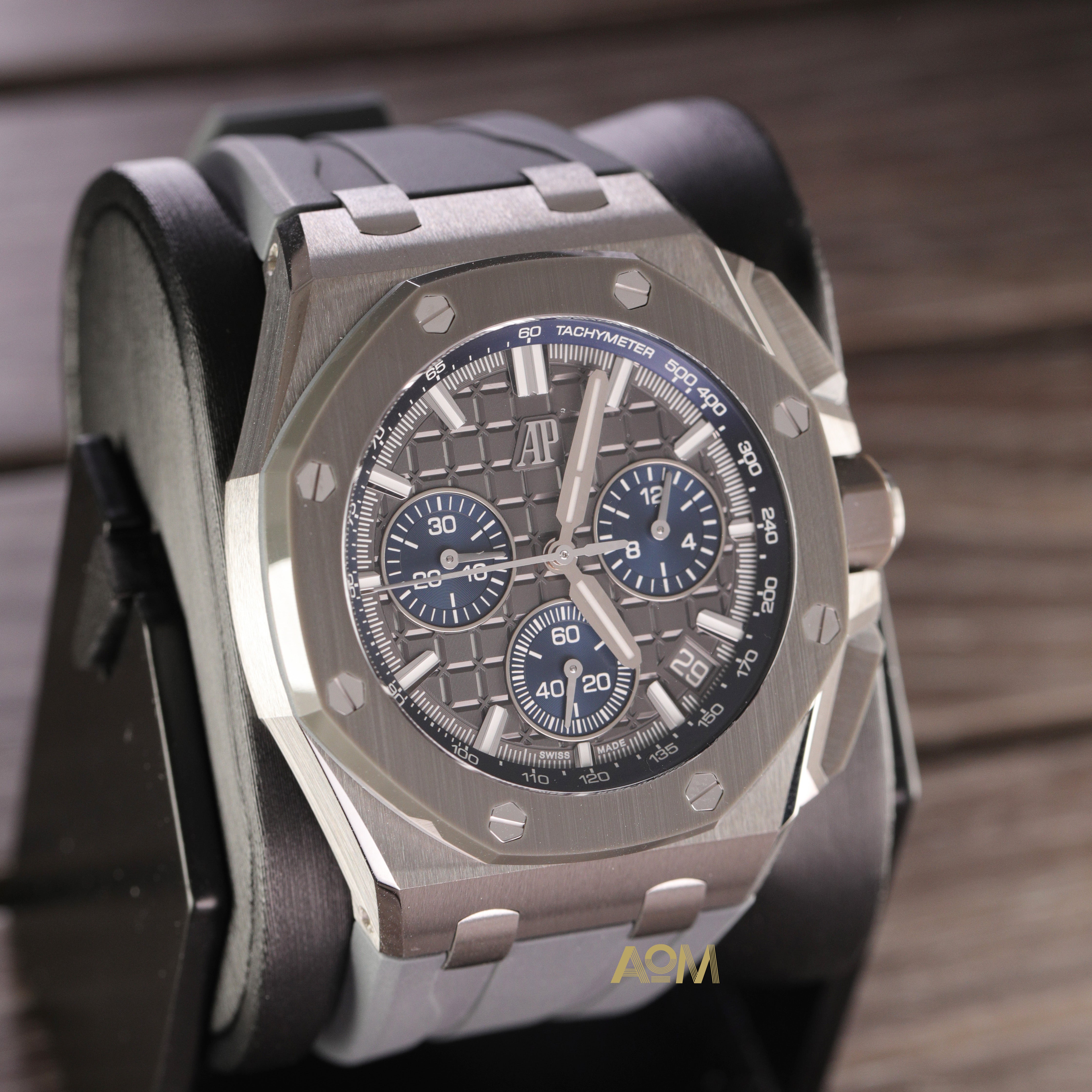 26420IO.OO.A009CA.01 - AOM Luxury Watch