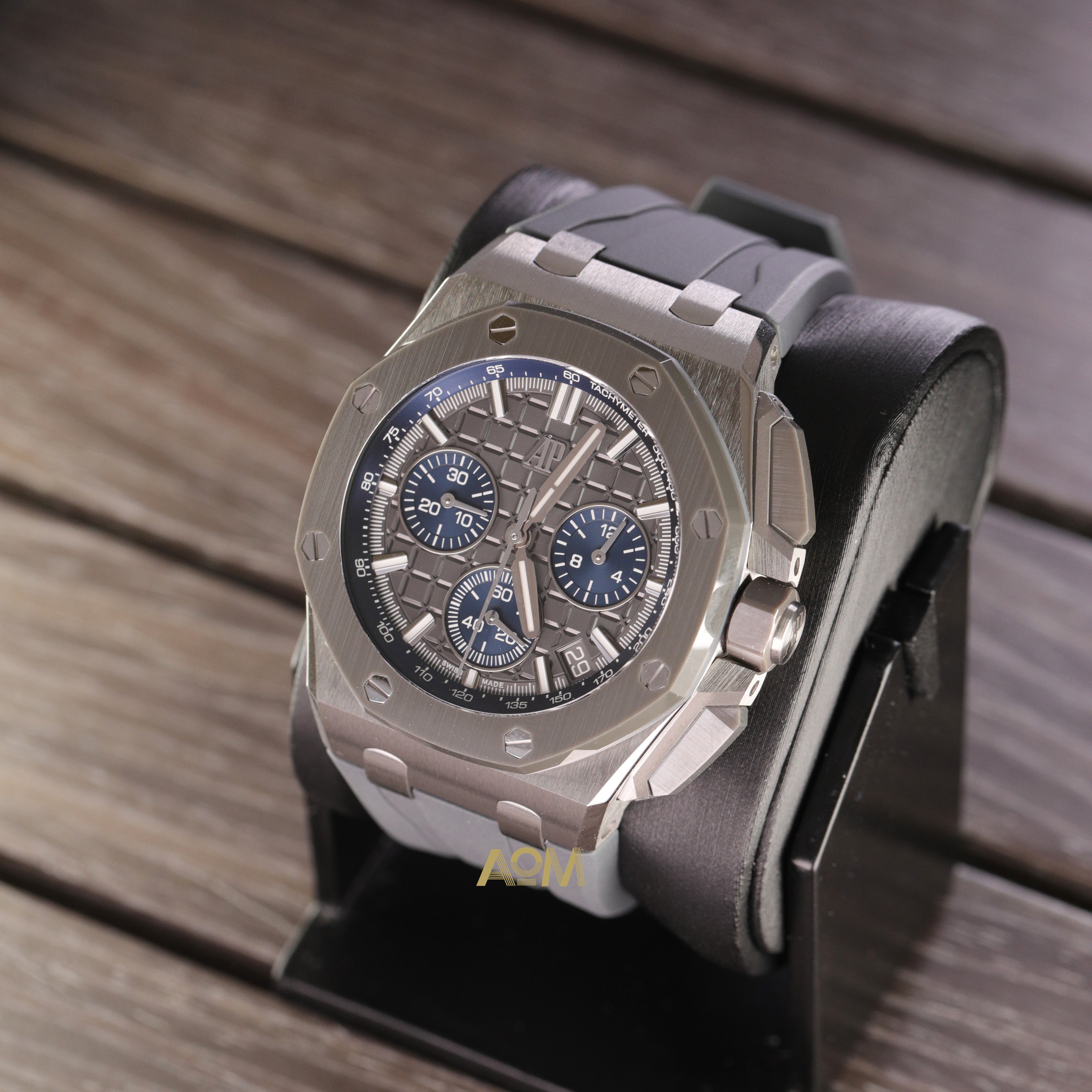 26420IO.OO.A009CA.01 - AOM Luxury Watch