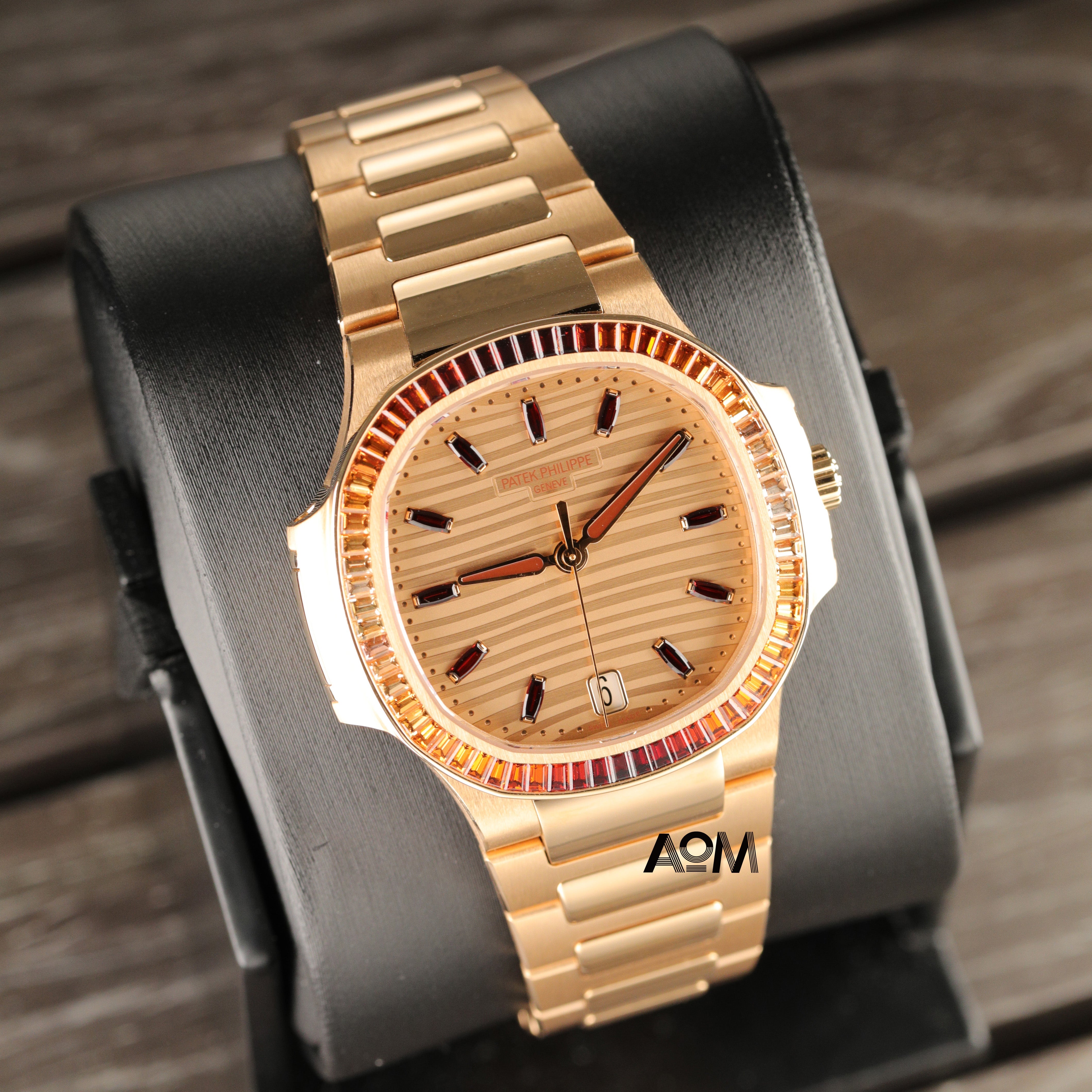 7118/1300R - AOM Luxury Watch
