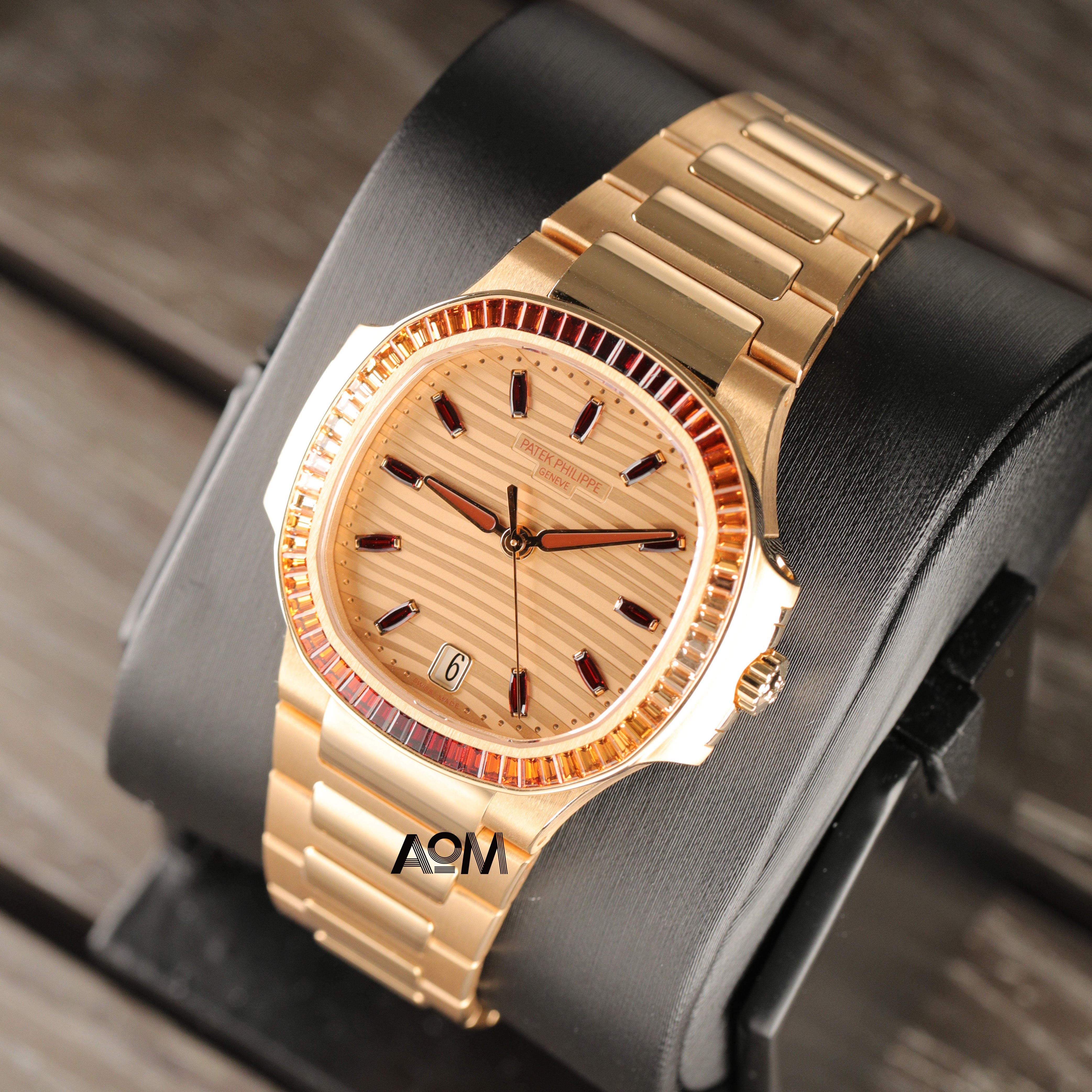 7118/1300R - AOM Luxury Watch